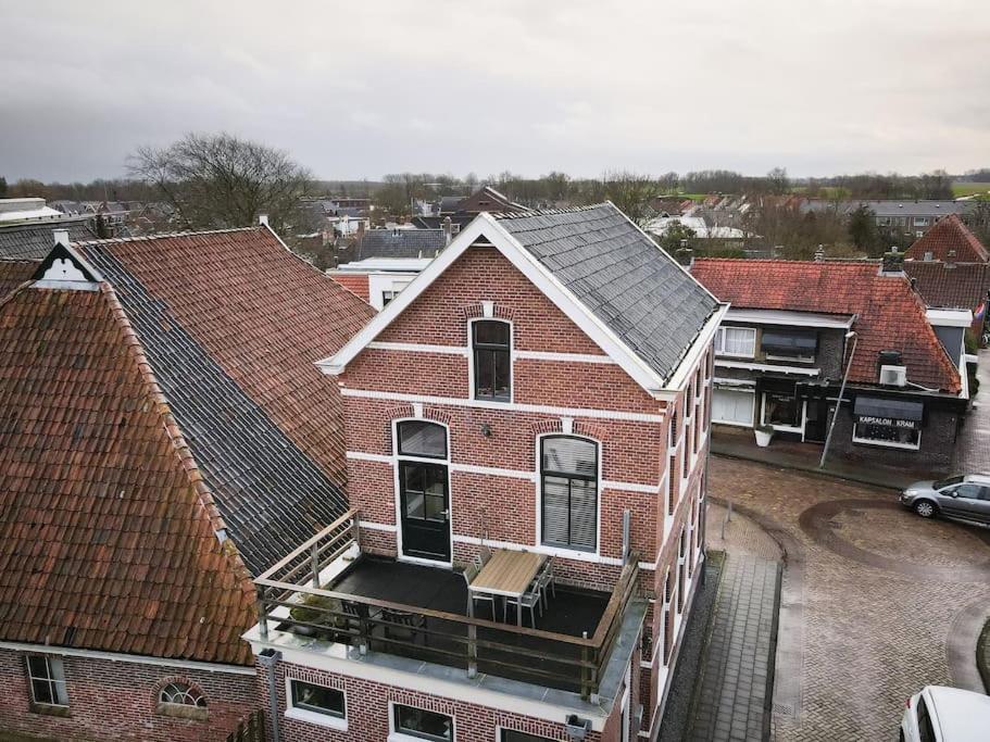 Sfeervol Verblijf In Oude Gemeentehuis Eenrum. المظهر الخارجي الصورة